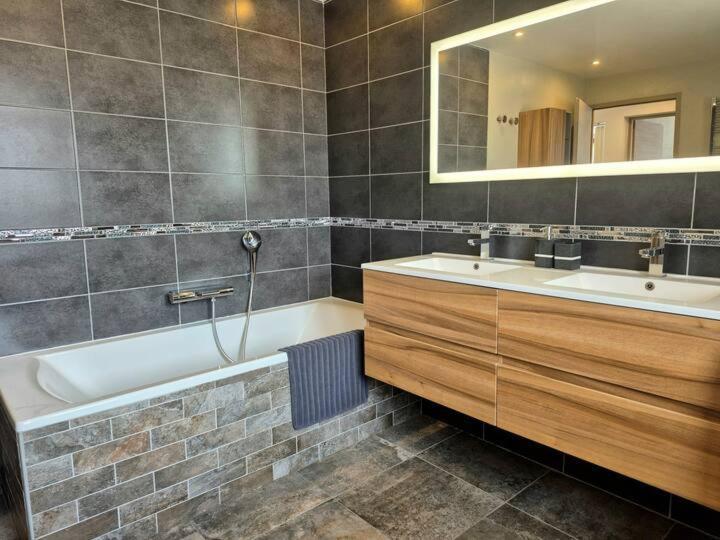 Chalet Avec Jacuzzi, Billard, Jardin Clos, Proche Paradiski La Plagne Bagian luar foto